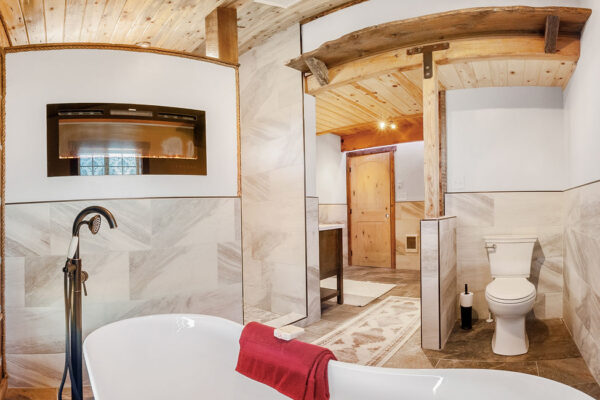 House Master bathroom
